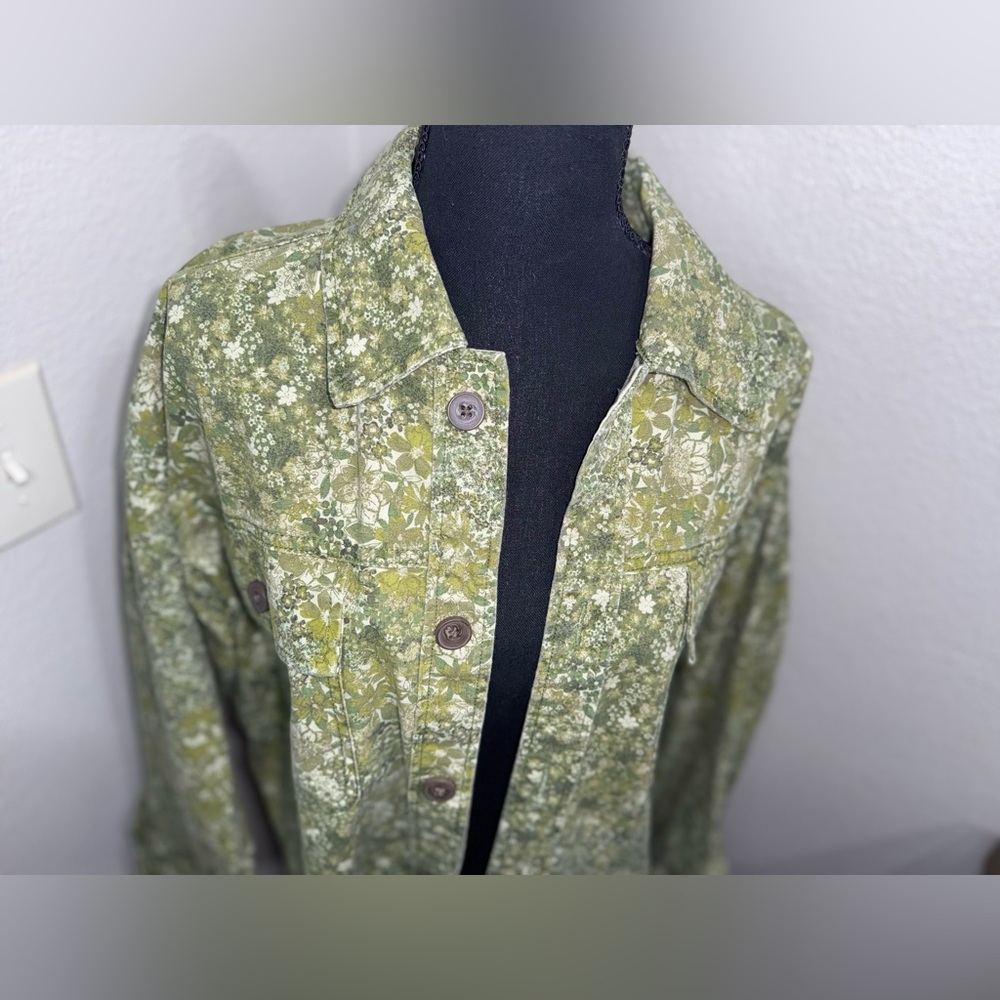 Wild Fable Women’s Green Floral Cottagecore‎ Cropped Canvas Shacket NWT- Medium - Picture 5 of 10